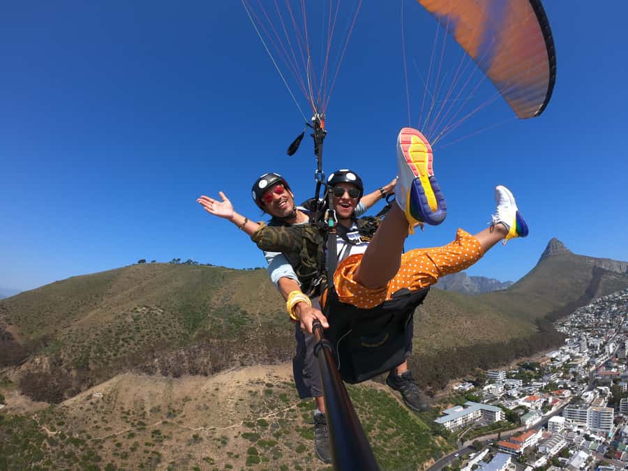 Cape Town: Tandem Paragliding Flight with the Experts - Who Will Enjoy This Most?