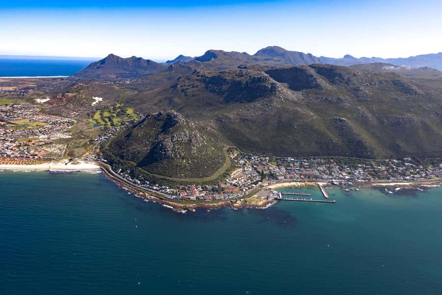 Cape Town to Cape Point Helicopter Flight - 48Min - Approaching the Cape Point lighthouse