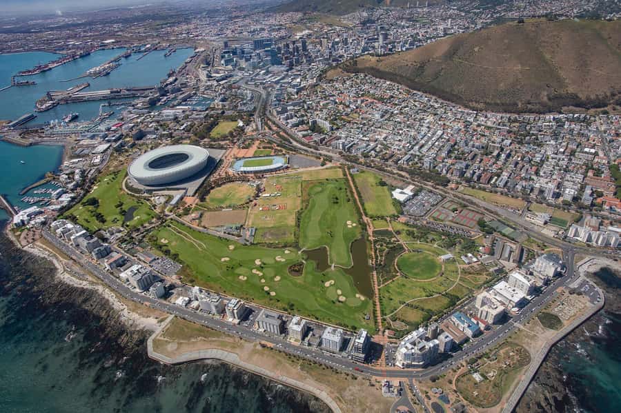 Cape Town Two Oceans Scenic Helicopter Flight - 27min - Groot Constantia, Table Mountain, and the City Bowl