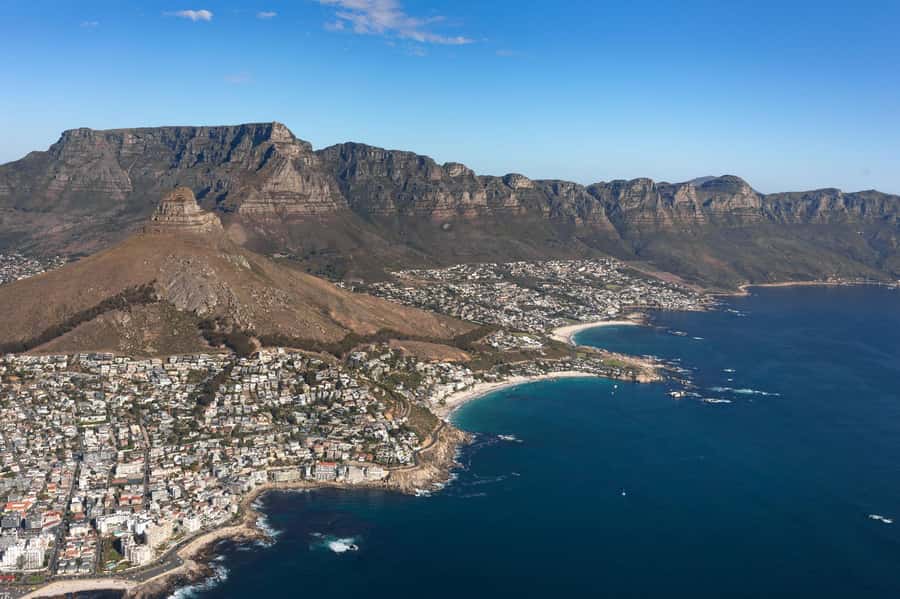 Cape Town Two Oceans Scenic Helicopter Flight - 27min - The sparkling wine finish