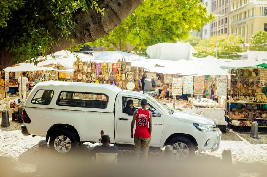 Cape Town Walking Tour: Bo-Kaap & City Highlights - Greenmarket Square: Crafts, Color, and a Short Break