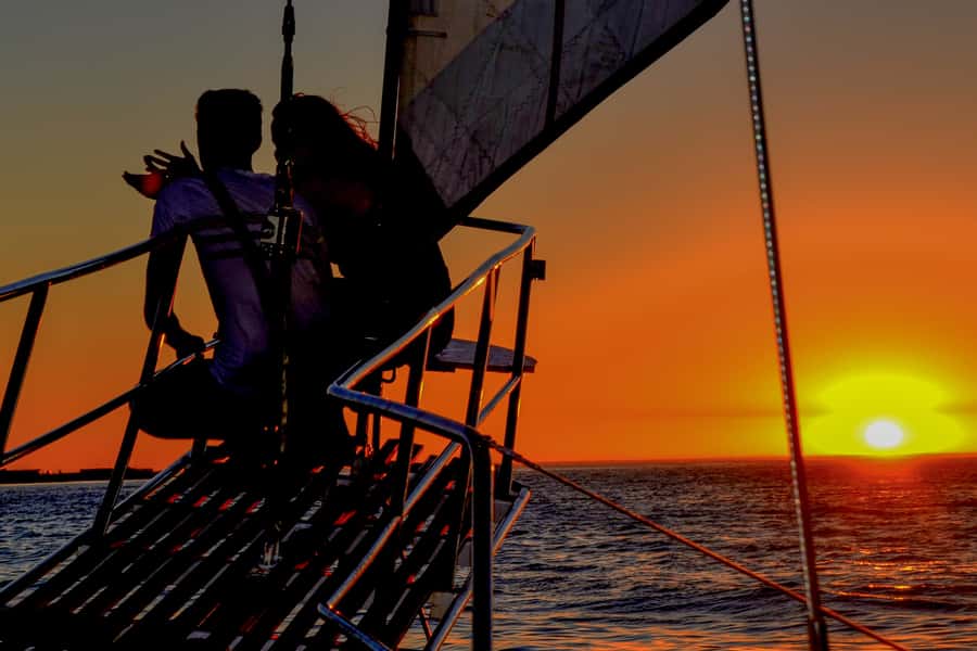 Cape Town Waterfront and Bay: Sailing Trip - Summer wind toward Milnerton Lighthouse