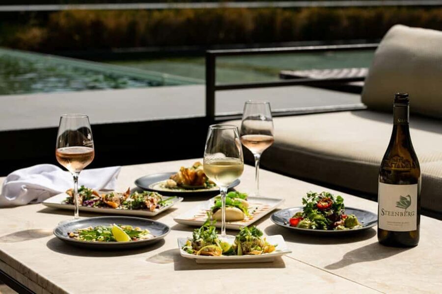 Capetown Private Wine Tour: Manor tour, cellar tour included - Three Cape vineyards in one day