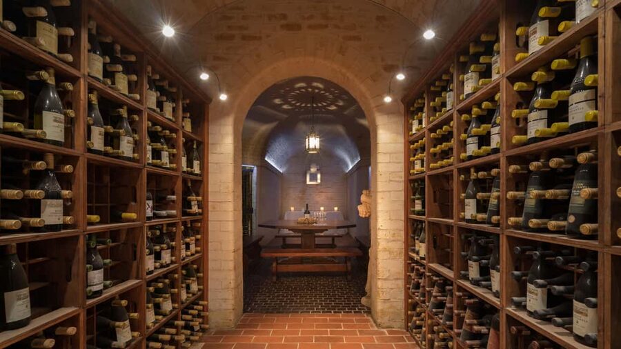 Capetown Private Wine Tour: Manor tour, cellar tour included - Klein Constantia and five estate wines