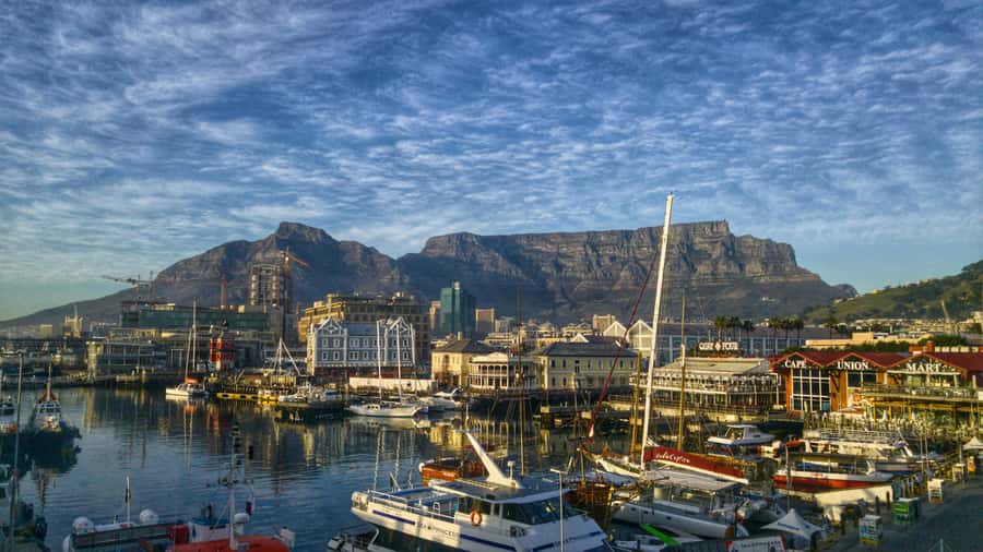 Captivating City Tour: Table Mountain, Signal Hill, Bo-Kaap - Cape Town streets, landmarks, and changing architecture