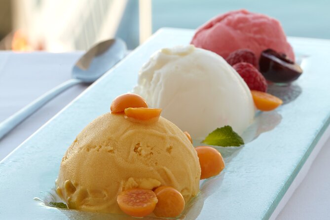 Cruise and Dine Dinner / Cape Town: Sunset Champagne Cruise and 3-Course Dinner - Who will enjoy this Cape Town evening?