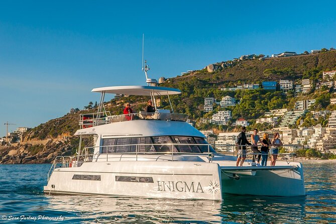 Cruise and Dine Lunch / Cape Town: Coastal Motor Cruise and 2-Course Lunch - Starting at Quay 5 in the V&A Waterfront