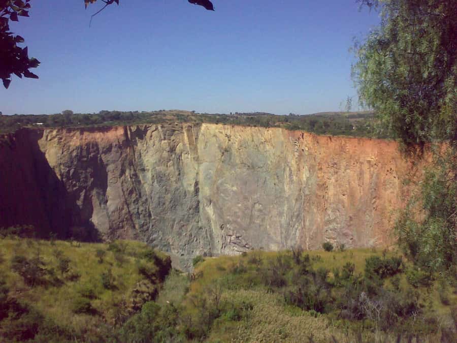 Cullinan Diamond Mine & Pretoria Full Day Tour - Paul Kruger House and the Boer story