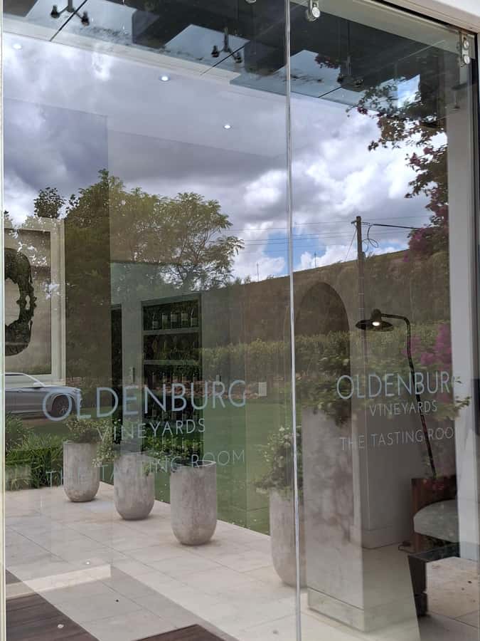 CUSTOMISED PRIVATE WINE TOUR WITH LUNCH - CAPE TOWN - Choosing lunch without losing the afternoon