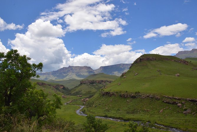Drakensberg Giant's Castle Cave Art & Mandela Capture Site Tour from Durban - The 40-minute walk to Giant’s Castle cave art