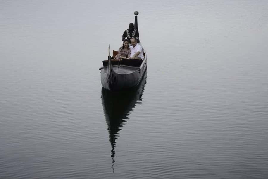 Durban: Gondola Ride - Meeting the boat at 39 Timeball Boulevard