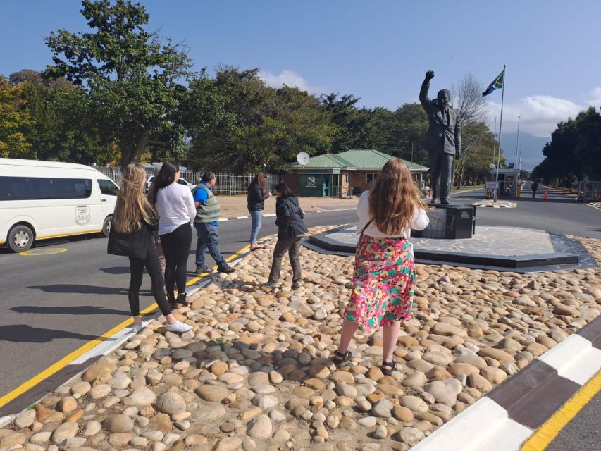 Franschhoek & Stellenbosch: Full-Day Wine Tour - Franschhoek, lunch, and the award-winning estate