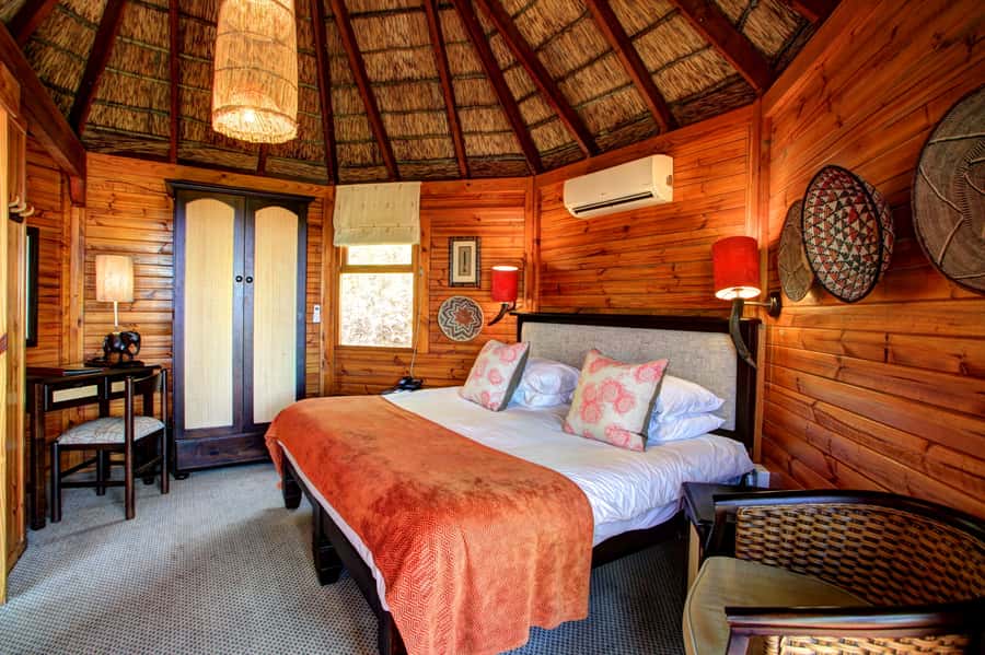 From Cape Town: 2-Day Safari at Garden Route Game Lodge - Arriving at Garden Route Game Lodge