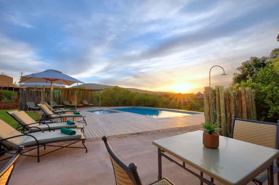 From Cape Town: 2-Day Safari at Garden Route Game Lodge - The sunset game drive