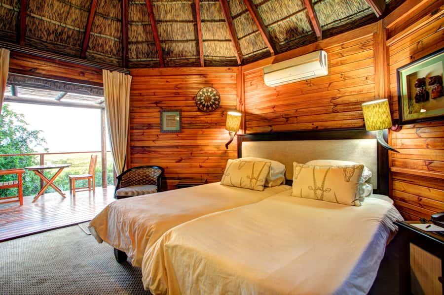 From Cape Town: 2-Day Safari at Garden Route Game Lodge - The morning drive and breakfast