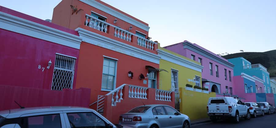 From Cape Town: Cape Point & Boulders Beach Full-Day Tour - Simon’s Town supplies lunch and a change of pace