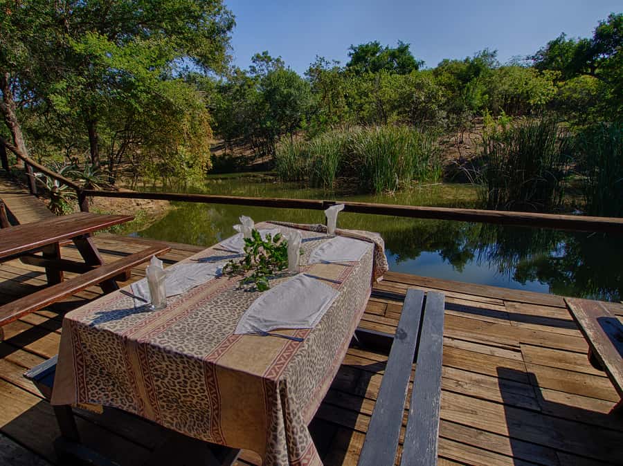 From Johannesburg: 3-Day Budget Tent Kruger Park Safari - A BBQ dinner under the African night sky
