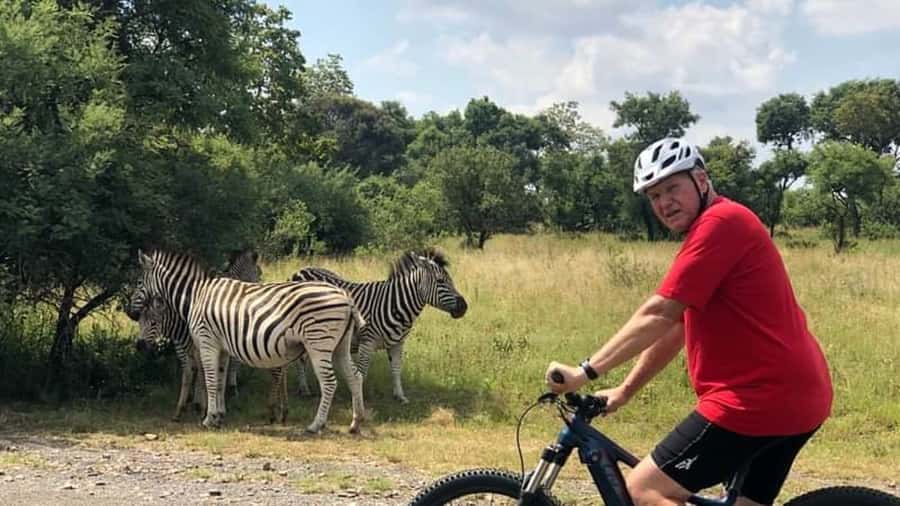 From Pretoria: E-Bike in the wild with game near Jo'burg - Riding safely with the guide