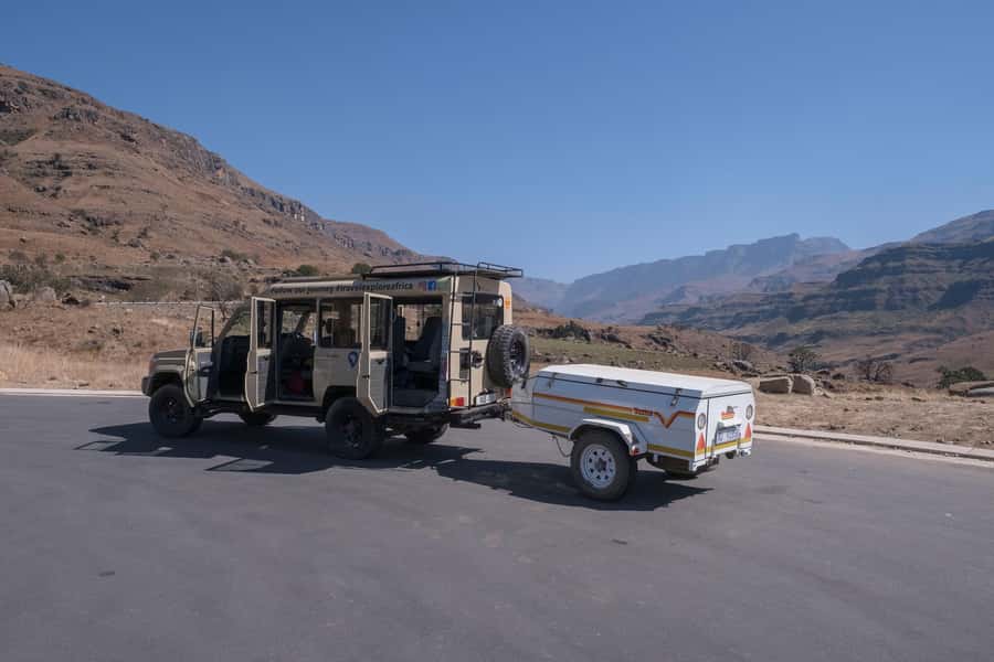 From Underberg: 4x4 Sani Pass Tour and Basotho Village Visit - Meeting Basotho highland life