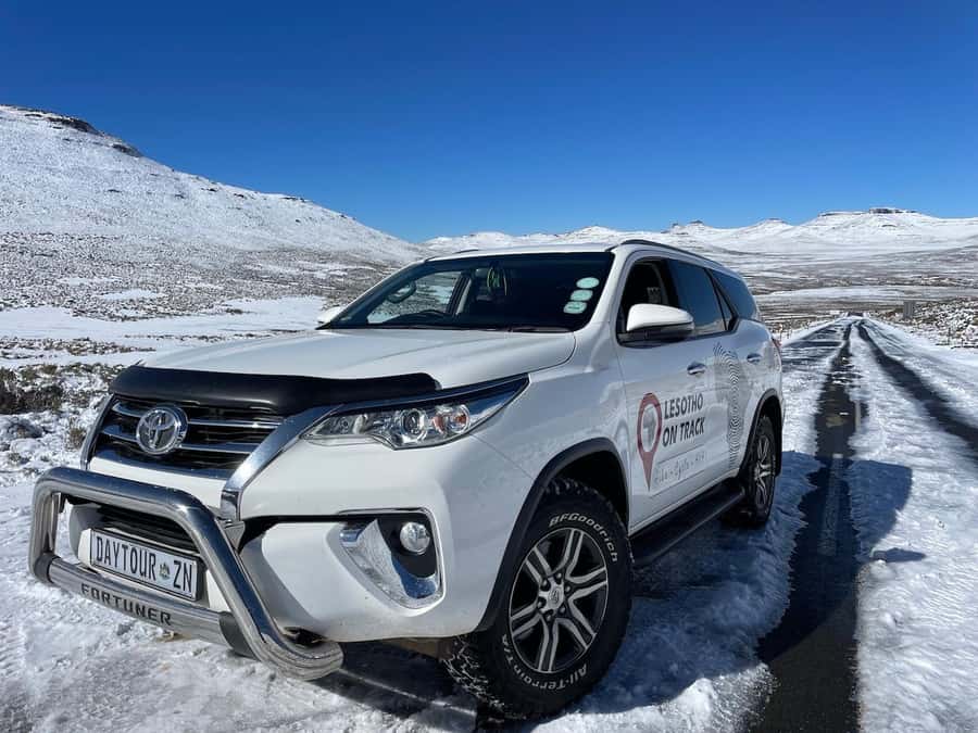From Underberg: Extended Lesotho Day Tour - 9.5hrs - Climbing Sani Pass into Lesotho