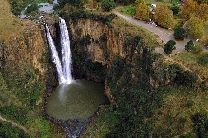 Full Day-Drakensberg-MandelaCaptureSite-HowickFalls-MidlandsMeander from Durban - Is $195.99 a fair price?