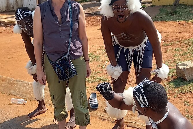 Full day Soweto & Apartheid Museum Tour - What the guide adds to the experience