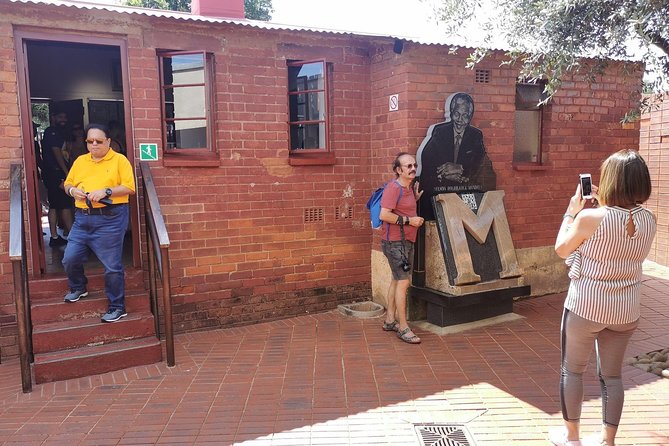 Full Day Soweto Township and Apartheid Museum with light lunch - The guide can shape the whole day