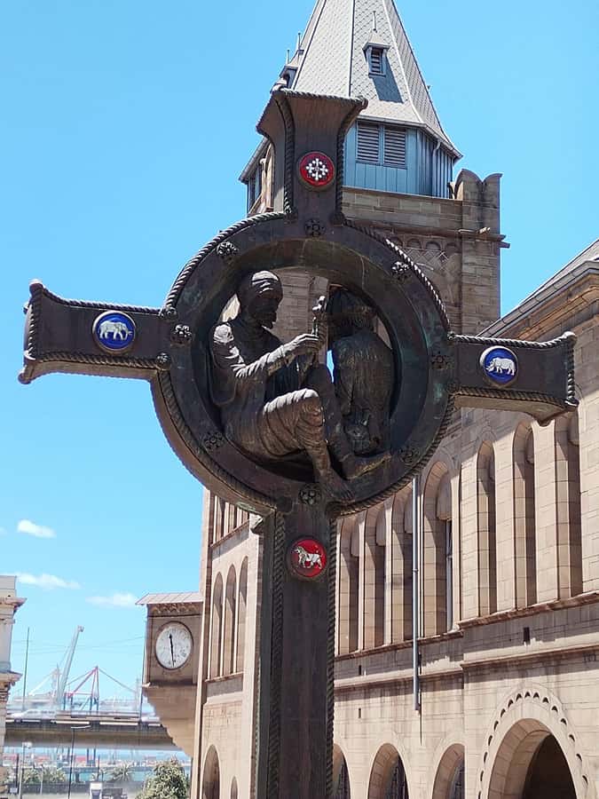 Gqeberha: City Highlights Car and Walking Tour - Key points at a glance