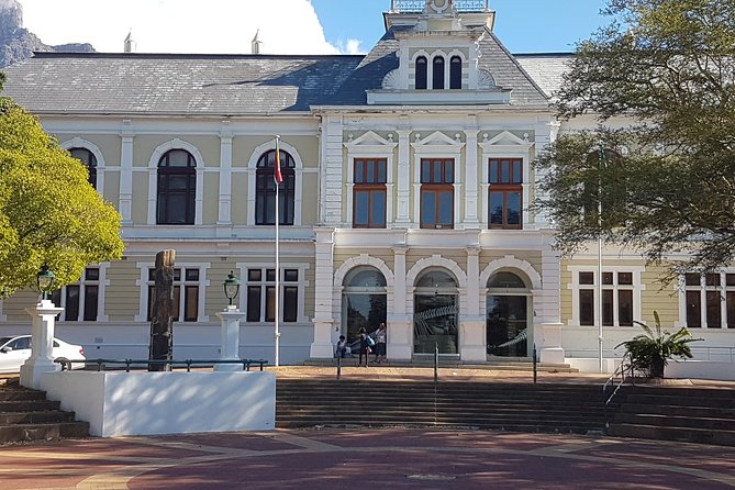 Half day City & Table Mountain Tour - Bo-Kaap brings the human story closer