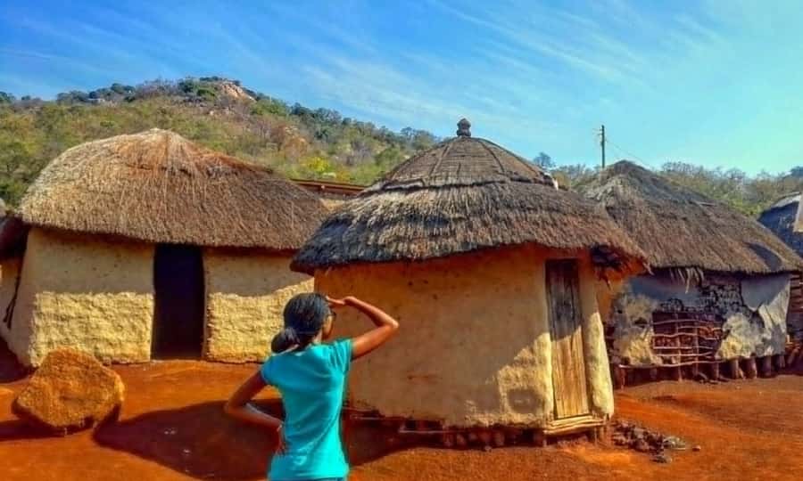 Half Day Durban City Tour and Phezulu Safari Park - The road to the Valley of a Thousand Hills