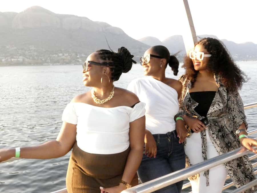 Hartbeespoort: 2-Hour Dam Cruise with South African Food - The Welcome Drink and First Views