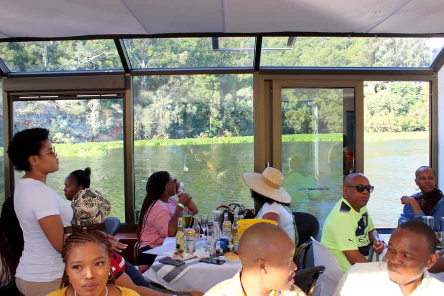 Hartbeespoort Dam: The Luxury Alba Boat Cruise with Food - The first course comes with waterfront homes and private jetties
