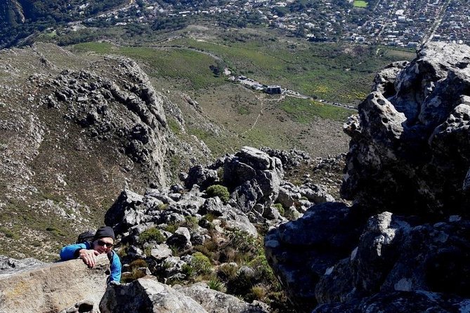 Hiking Table Mountain via India Venster Morning Hike - From the cableway station to Venster Buttress