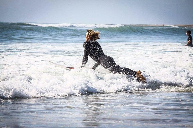 Intro To Surfing at Jeffrey's Bay - Learning from an instructor instead of videos