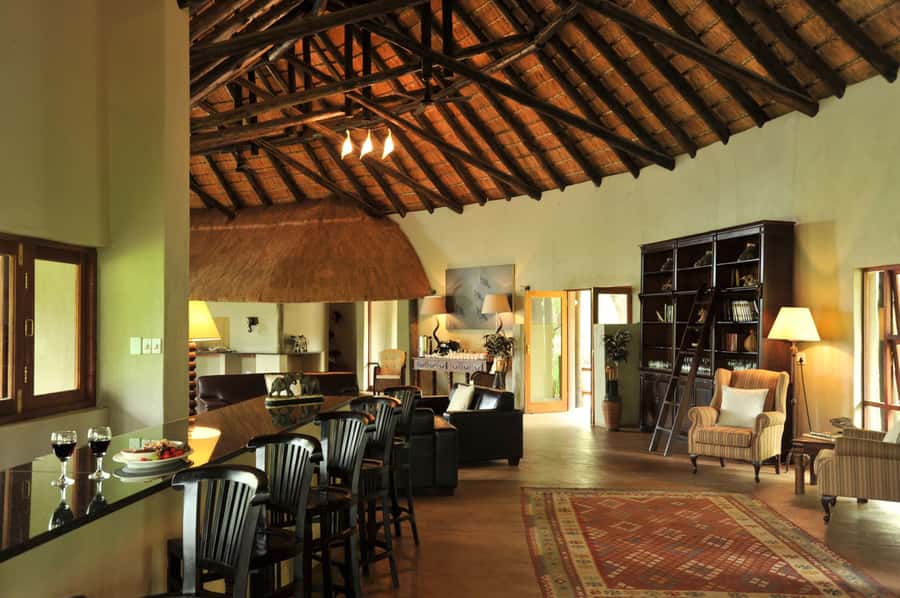 Johannesburg: 2-Day 4-Star Pilanesberg Safari - Midday at the 4-star lodge