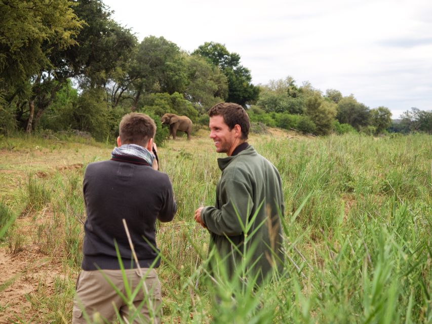 Johannesburg: 5-Day Classic Kruger National Park Safari - Day 2: A four-hour bushwalk beside the Olifants River