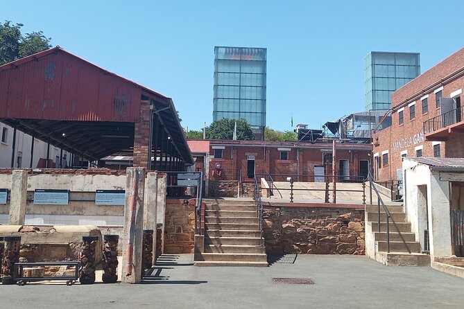 Johannesburg Apartheid Museum and Soweto - Johannesburg: Constitution Hill and the city’s public story