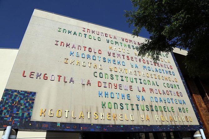 Johannesburg & Apartheid Museum Tour - The guide makes the biggest difference