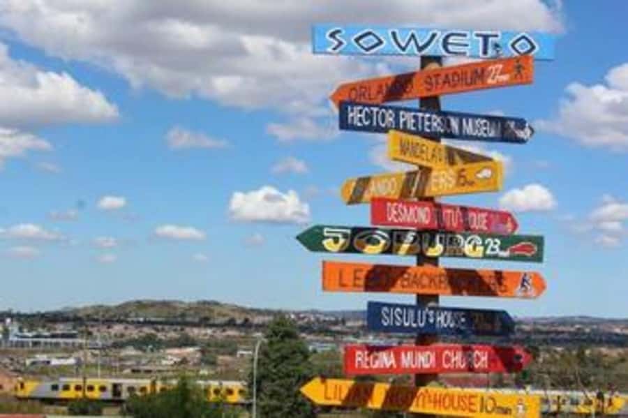 Johannesburg: Half-Day Soweto Tour with a Local Guide - How the four-hour format works for your day