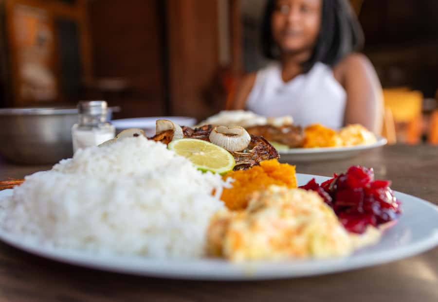 Johannesburg: Local Food Tasting Guided Walking Tour - Pickup, the van, and getting oriented