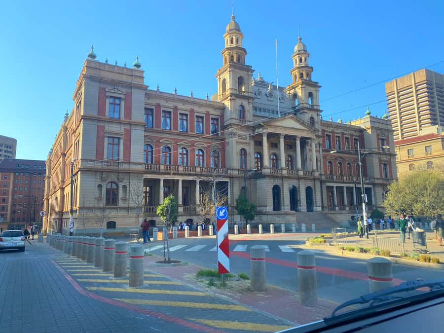 Johannesburg: Pretoria and Cullinan Diamond Mine Tour - Lunch needs a little planning