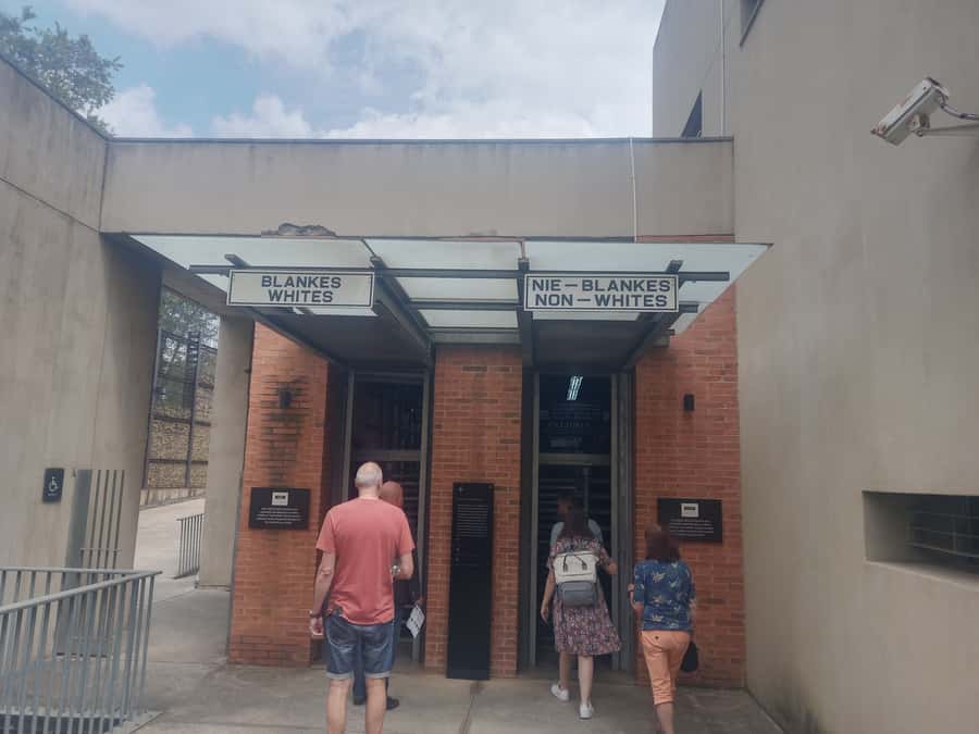 Johannesburg: Private Guided City Tour with Apartheid Museum - 12:00 p.m. at Ferreira old mine