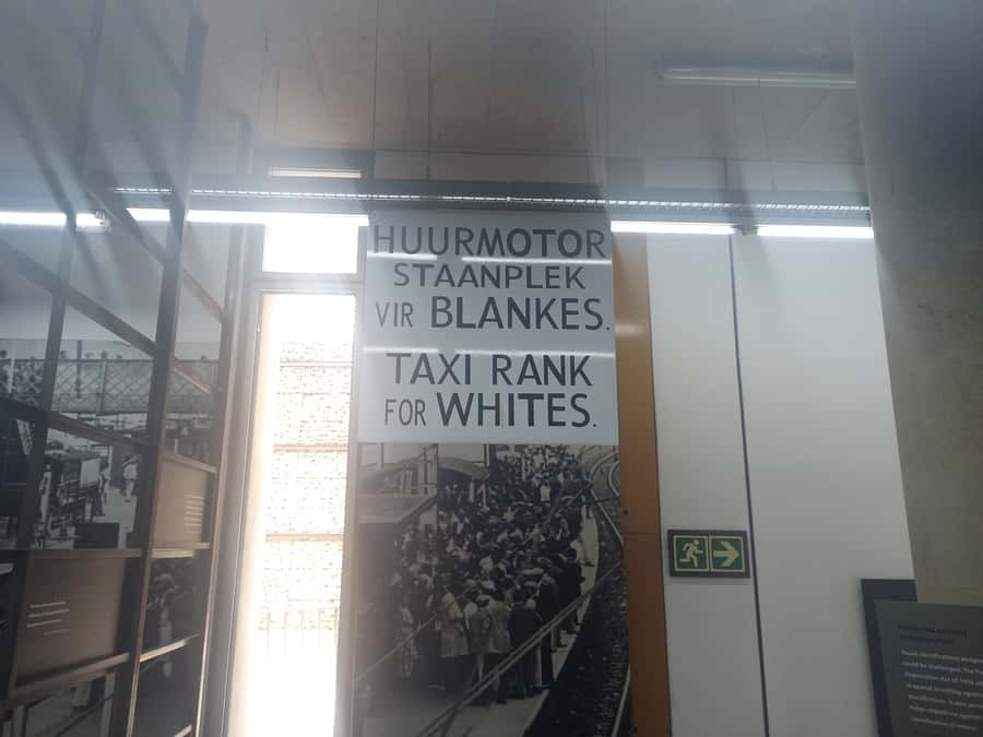 Johannesburg: Private Guided City Tour with Apartheid Museum - What the private guiding adds