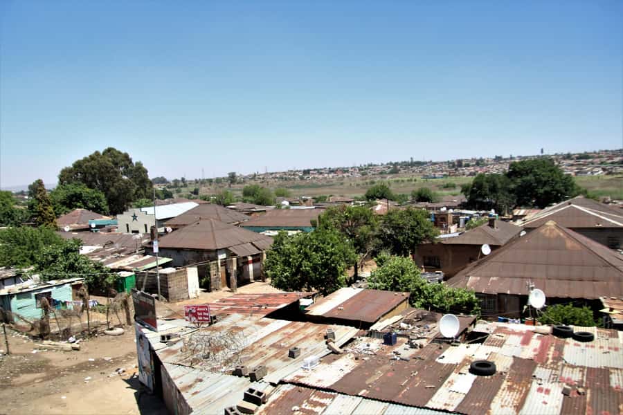 Johannesburg: Soweto Apartheid & Township Tour with Lunch - Informal settlement visit and community contact