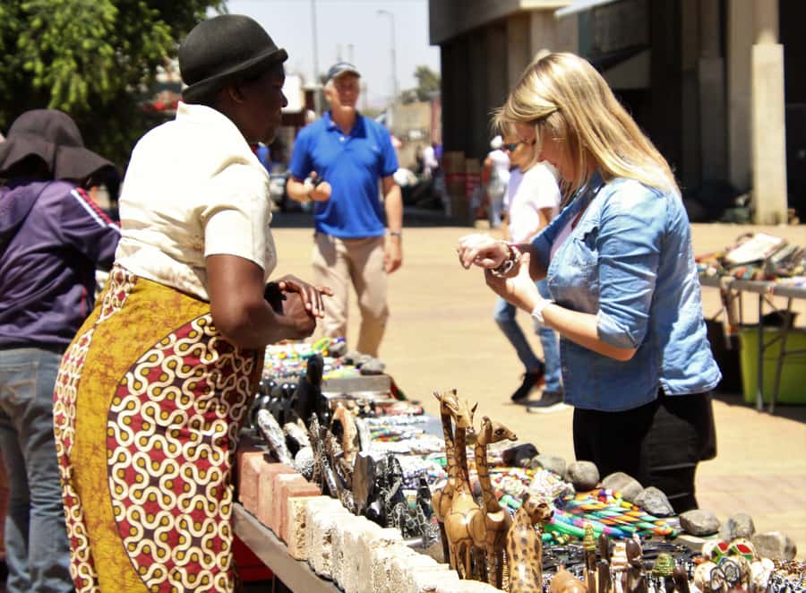 Johannesburg: Soweto Apartheid & Township Tour with Lunch - Lunch at Restaurant Vilakazi