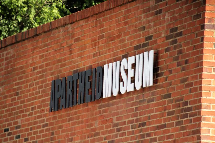 Johannesburg: Soweto Apartheid & Township Tour with Lunch - Two hours at the Apartheid Museum