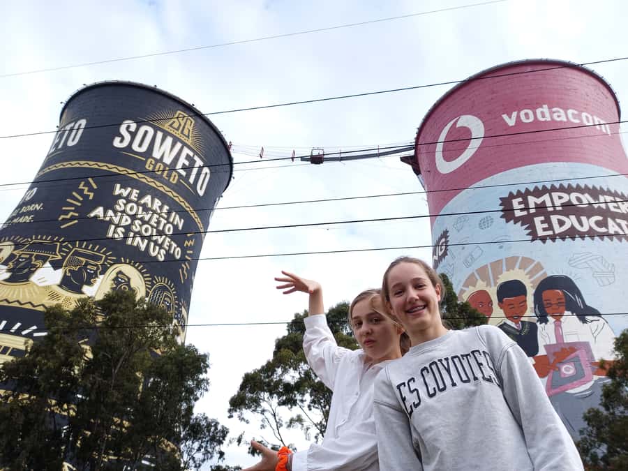 Johannesburg: Soweto History Tour with Hotel Pickup - Orlando Towers and the visual side of Soweto