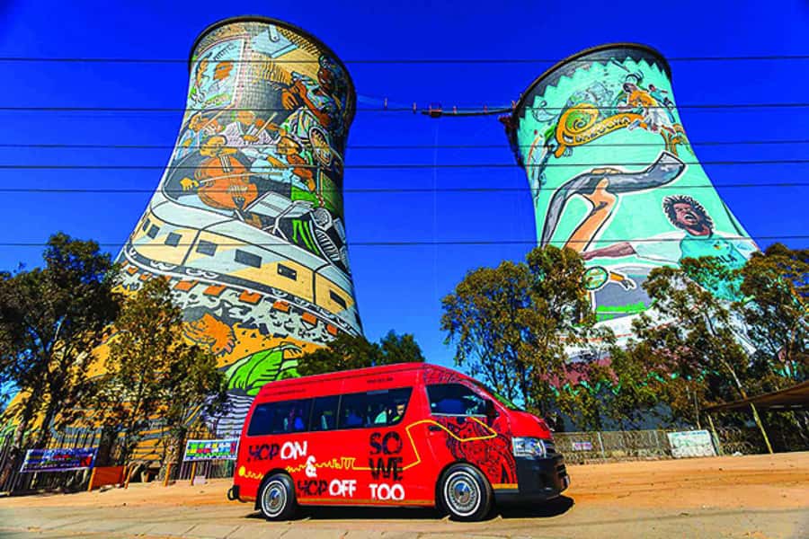 Johannesburg: Soweto Night Tour - What dinner adds to the evening
