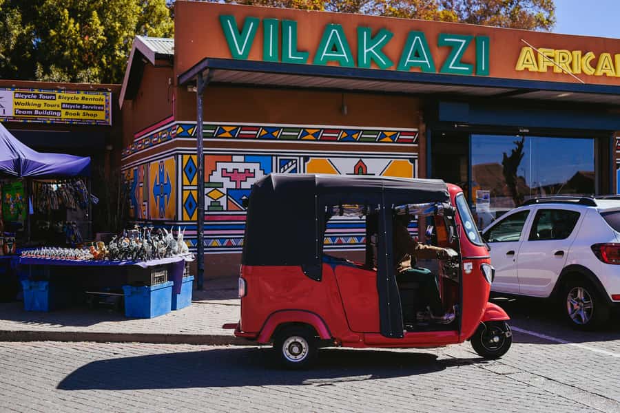 Johannesburg: Soweto Tour by Tuk Tuk - Vilakazi Street, Mandela House, and a powerful address