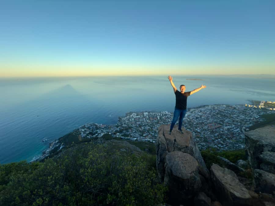 Lion's Head Sunrise or Sunset Hike + Hotel Pick-Up - Geoffs guiding style and the small-group advantage